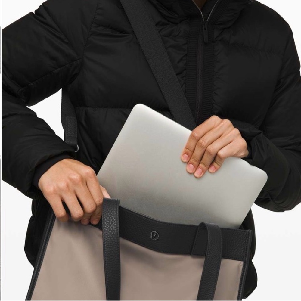 EUC HUGE Lululemon Now & Always Tote Laptop BagTHE BIG ONE LEATHER & NYLON EUC - Picture 5 of 17